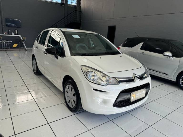 CITROËN - C3 - 2013/2014 - Branca - R$ 38.900,00