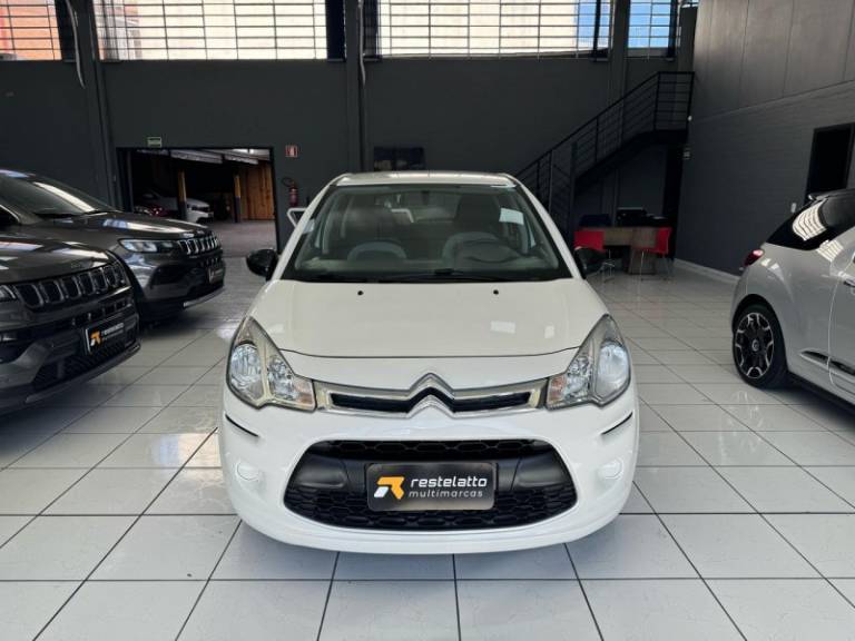 CITROËN - C3 - 2013/2014 - Branca - R$ 38.900,00