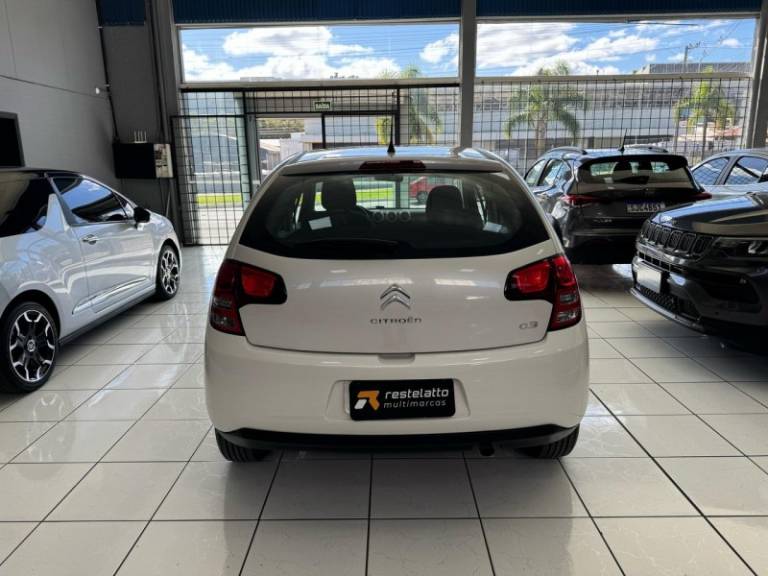 CITROËN - C3 - 2013/2014 - Branca - R$ 38.900,00
